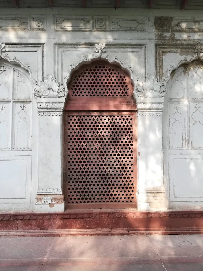 Mirza Muzaffar Hussain’s Tomb - 8