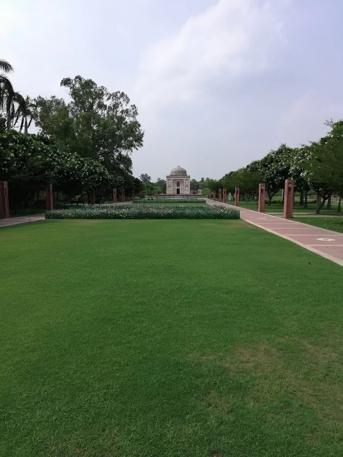 Mirza Muzaffar Hussain’s Tomb - 7