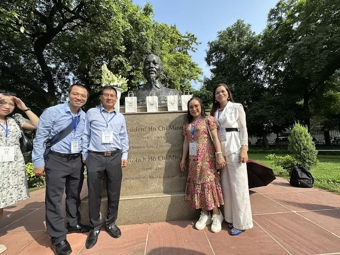 President Ho Chi Minh Bust - 0