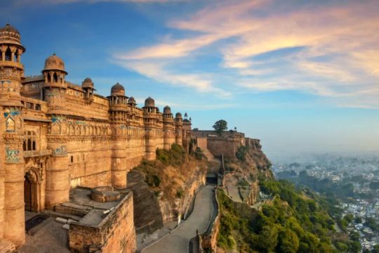 Discover the Rich Culture of Madhya Pradesh on a Heritage Tour