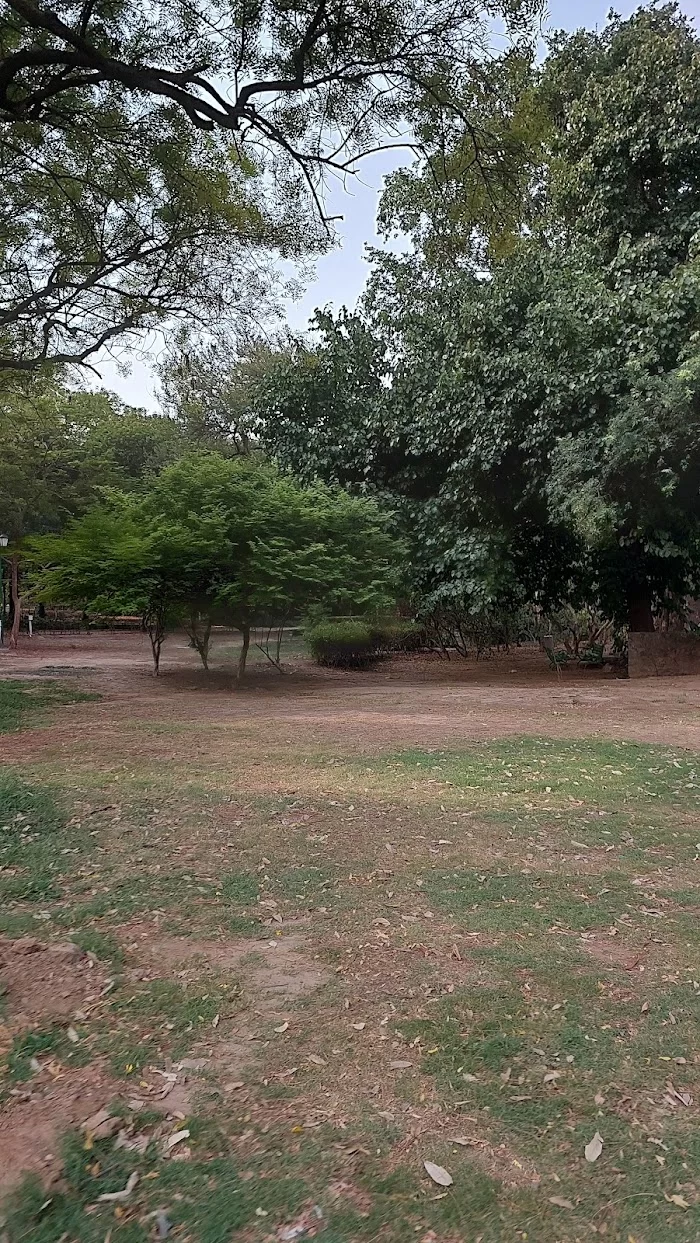 Lodhi Garden meditation area - 3