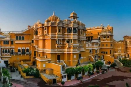 Luxury Travel Experiences in India: Explore the Finest Destinations and Resorts