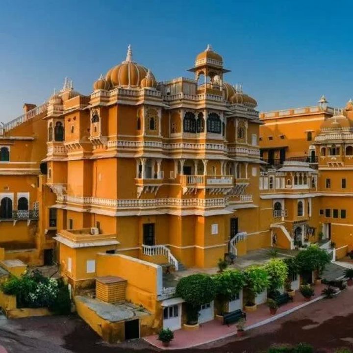 Luxury Travel Experiences in India: Explore the Finest Destinations and Resorts