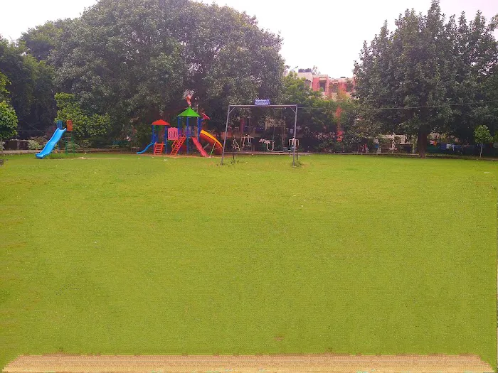 Center Park,Sec-5,Pushp Vihar - 6