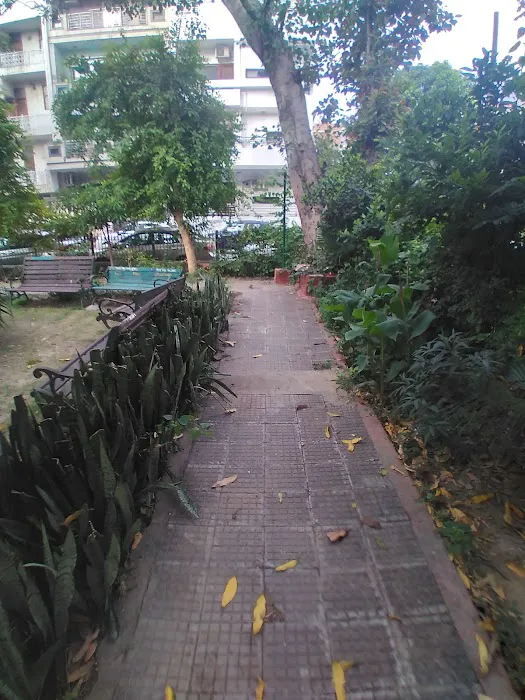 A block Park and Garden 3 - 3