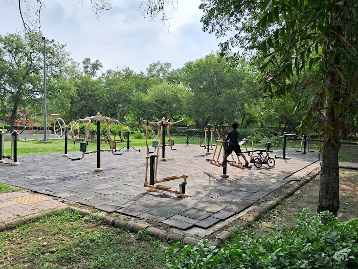 A Block Park and Garden - 5