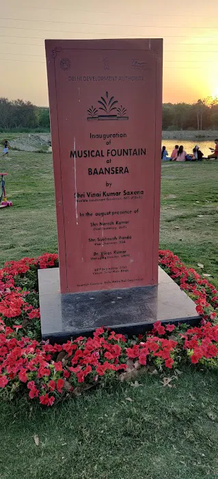Crescent Moon, Baansera Park - 8