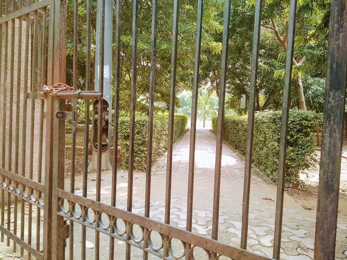 Park Gate 3 - 3