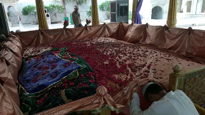 Qutub Sahib Park - 3