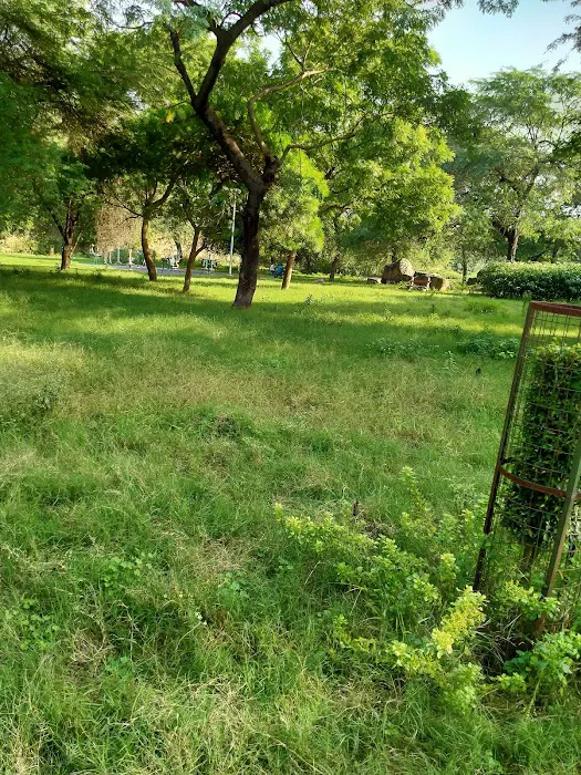 Jamali Kamali Park - 1