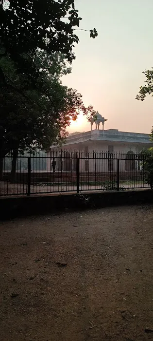 Roshanara Garden - 9