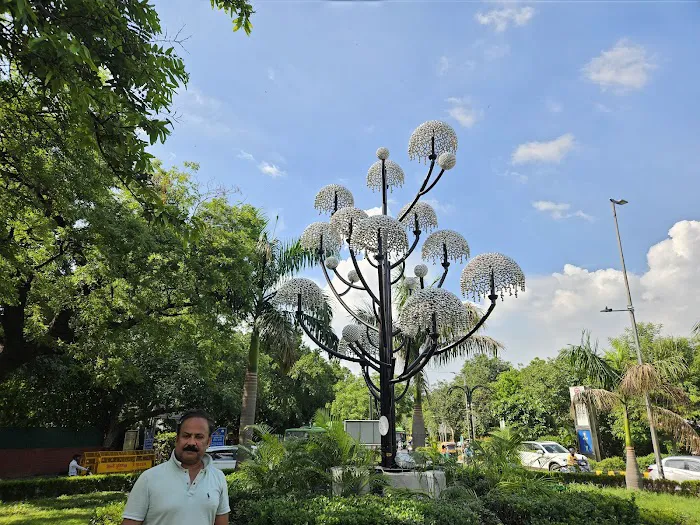 Log kalyan Marg Roundal - 7