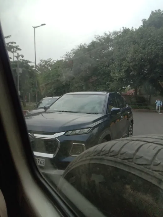 Crossing near nehru park and British embassy - 1