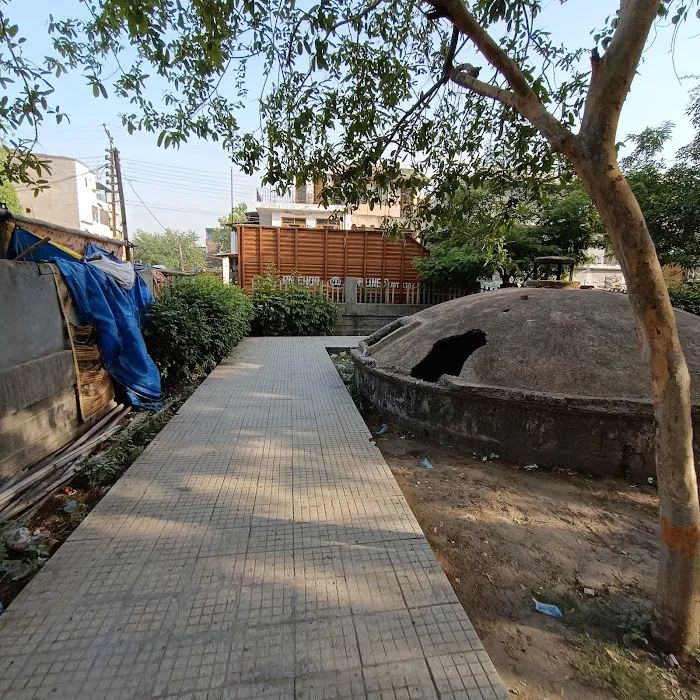 Park Sector 6/7 Noida - 3