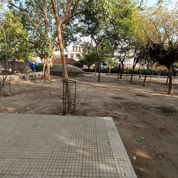 Park Sector 6/7 Noida - 7