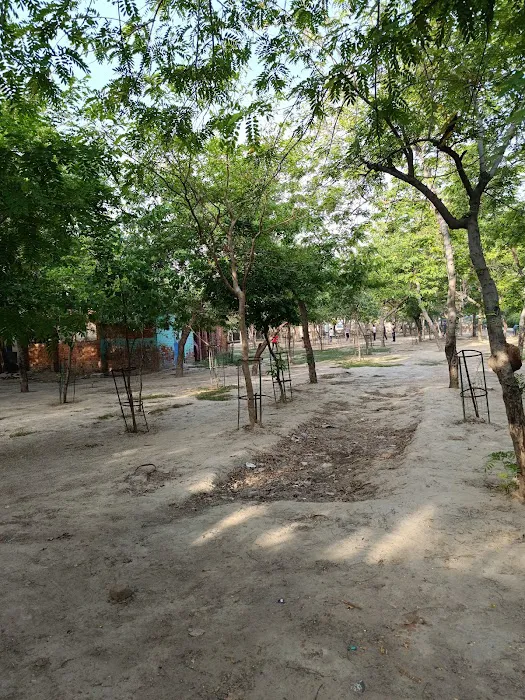 Park Sector 6/7 Noida - 9