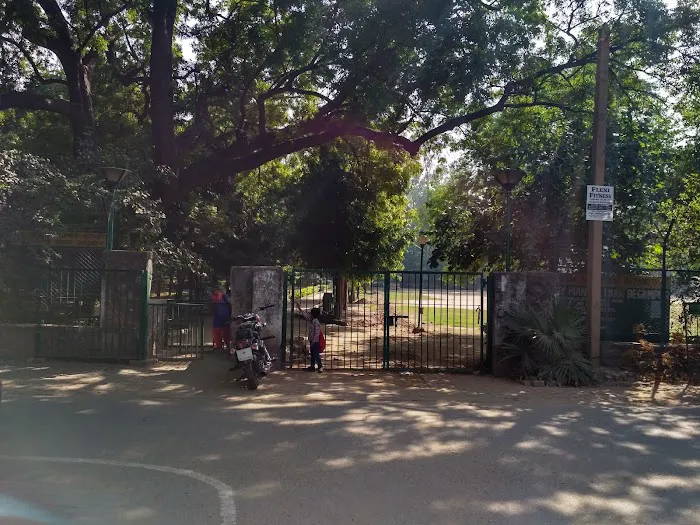 Sarvodaya Enclave Park - 4