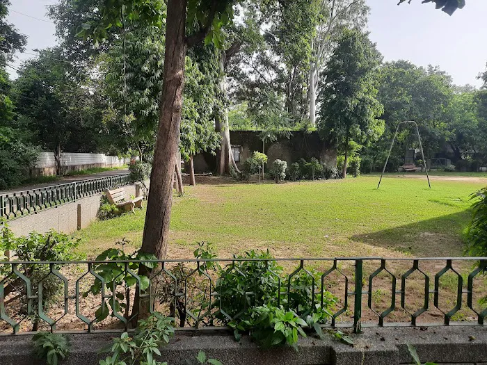 Square Park R K Puram Sector 3 - 4