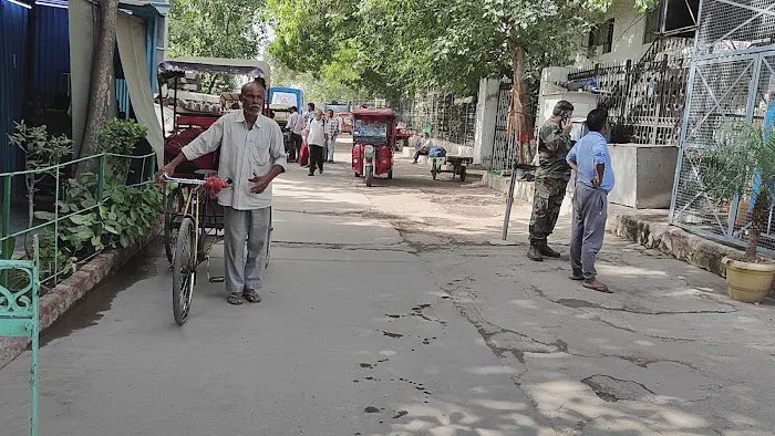 Sainik aramgah New delhi 55 - 5