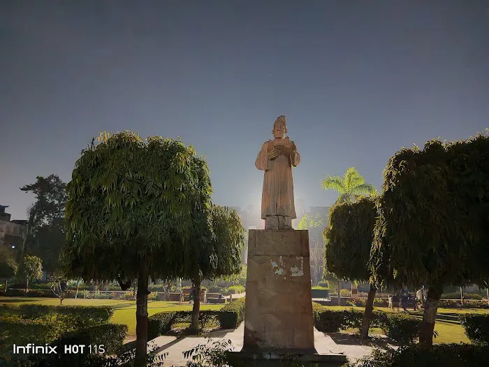 Mirza Ghalib Statue - 1