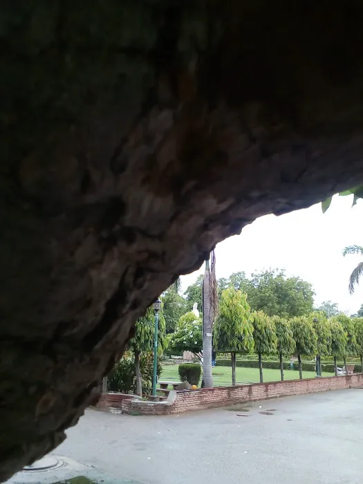 Mirza Ghalib Statue - 7