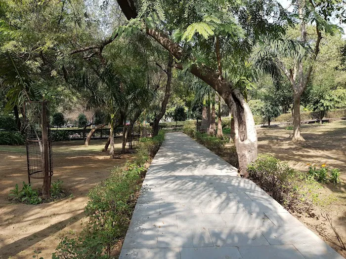 Greater Kailash R Block District Park - 4
