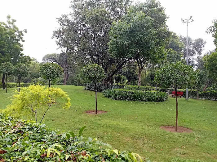 Asaf Ali Park - 0