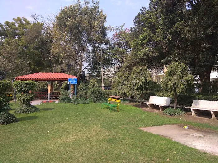 R Block Park - 0