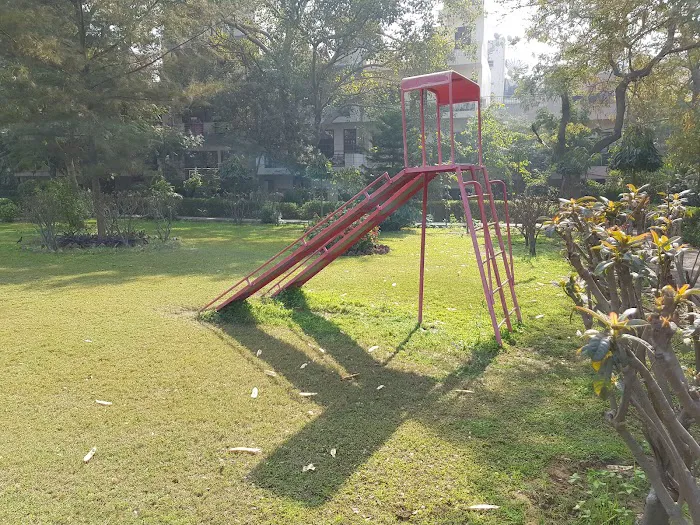 J Block Park No 2 - 9