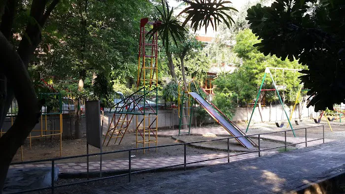 Corner Park J Block - 1