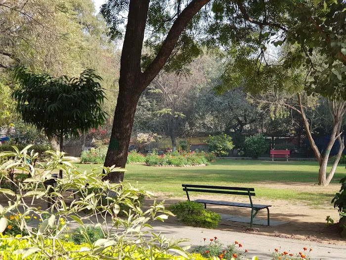 Corner Park J Block - 6