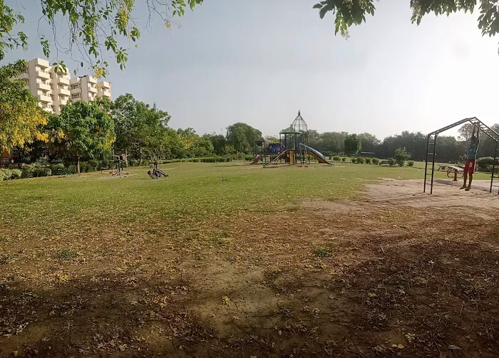 Model Park Pushp Vihar Sector 4 - 0