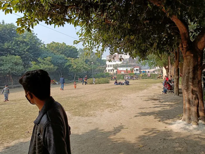 Nebarhood park , nehru enclave - 1