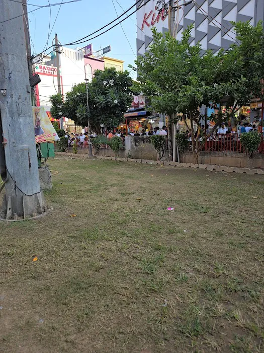 Paras Park - 1