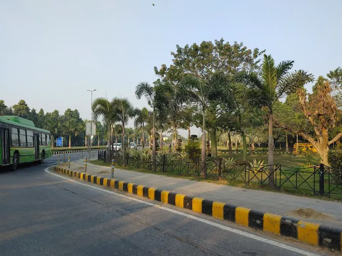 Maharani Kishori chowk - 2