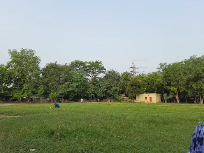 Sector 7, Model Park - 4