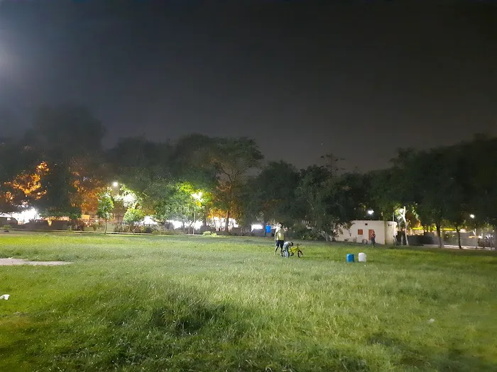Sector 7, Model Park - 5