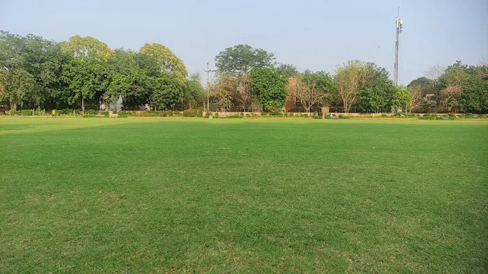 Sector 7, Model Park - 9