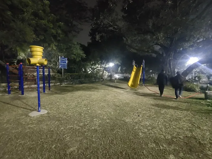 Small Park - 4