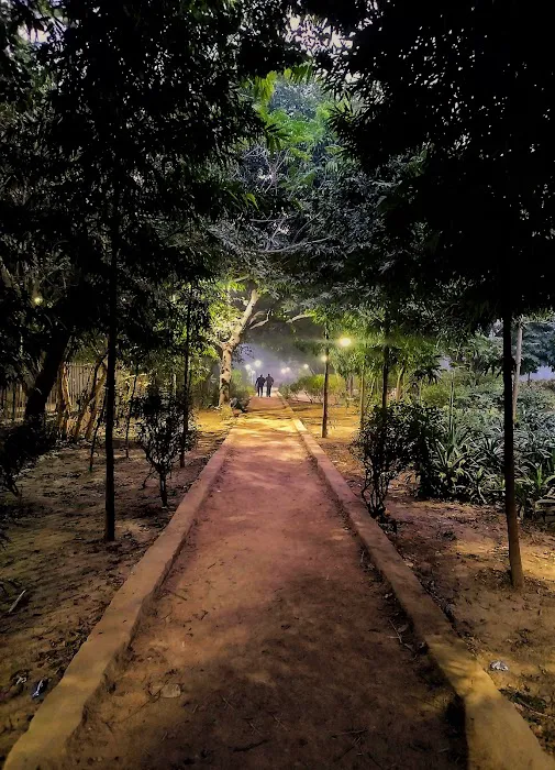 Gulabi bagh Central Park - 0