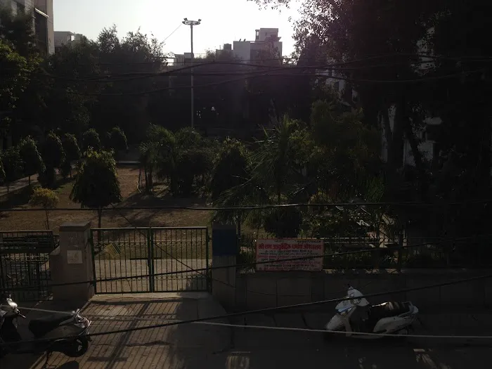 Shyam Enclave Park - 5