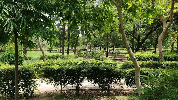 B Block Surjmal Vihar Park - 4