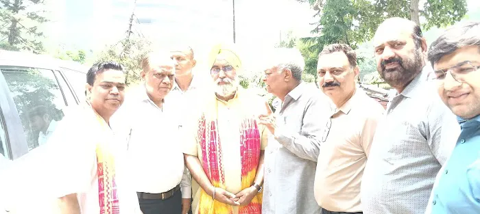 Yudhveer Singh Park Kachcha Bagh Near metro station Chandni chowk - 0